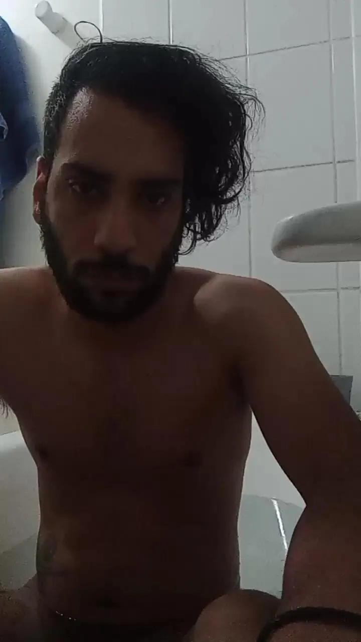 Offline fantom37 on Cam4