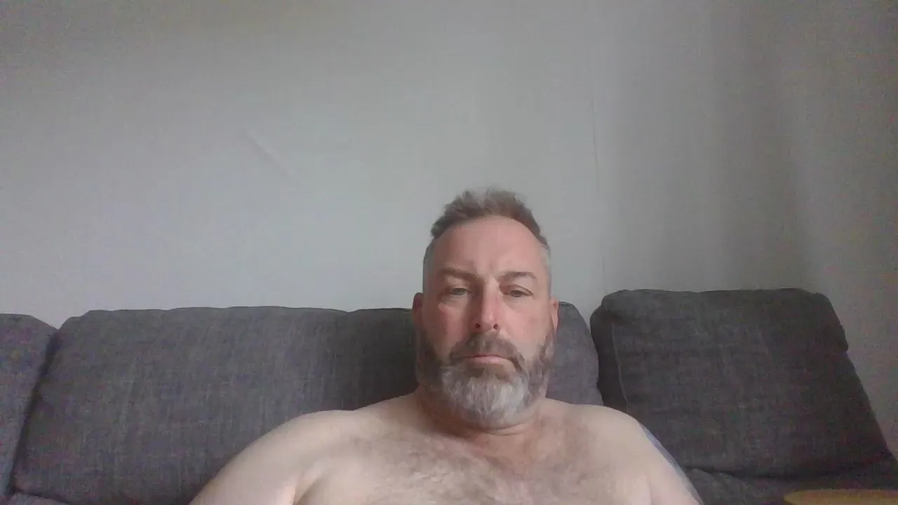 Offline Feature_me on Cam4