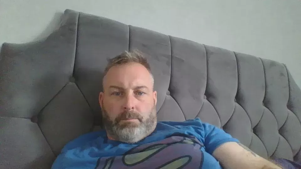 Offline Feature_me on Cam4