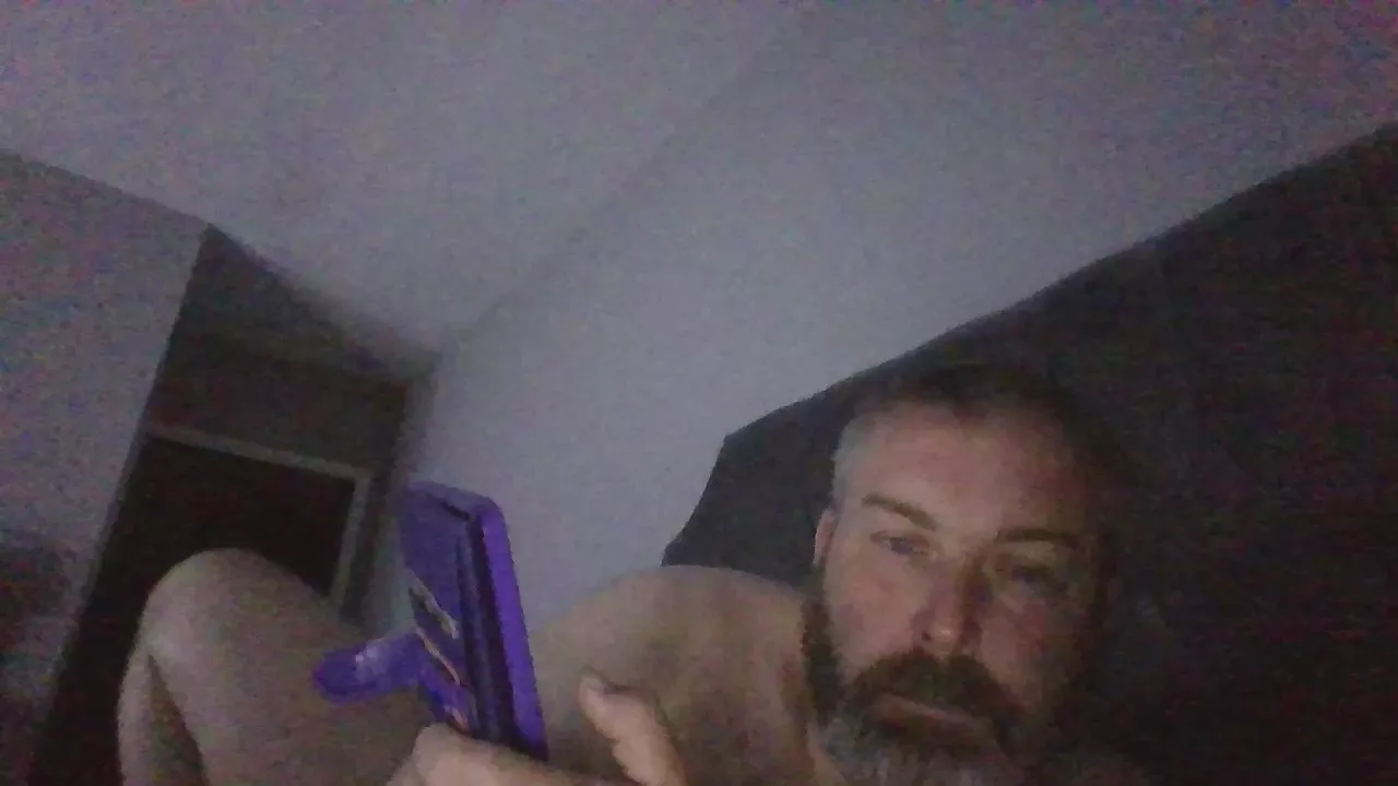 Offline Feature_me on Cam4