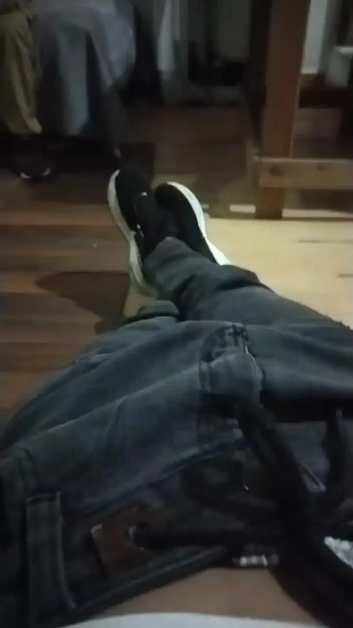 Offline felixm98 on Cam4