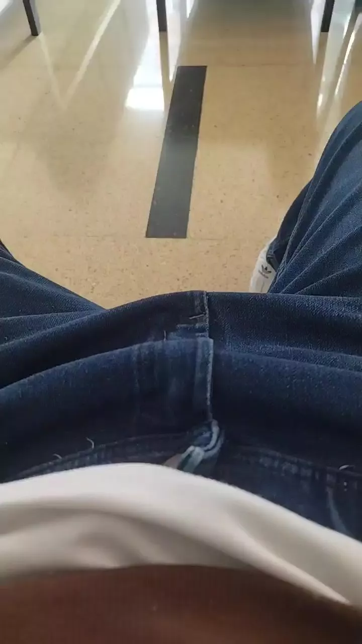 Offline felixm98 on Cam4