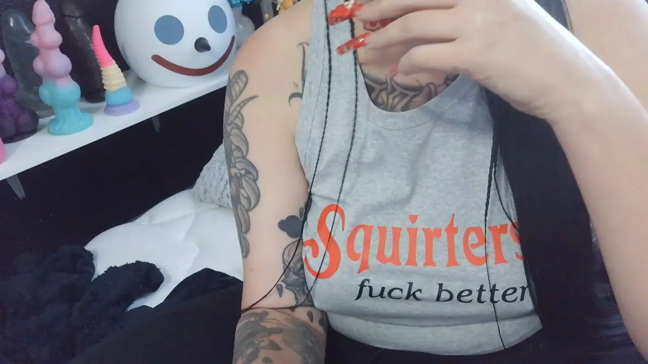 Offline fetishslut4u on Cam4