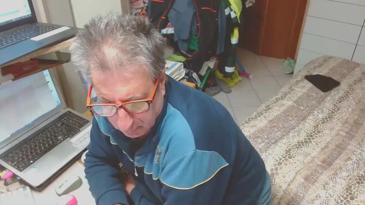 Offline firenze103 on Cam4