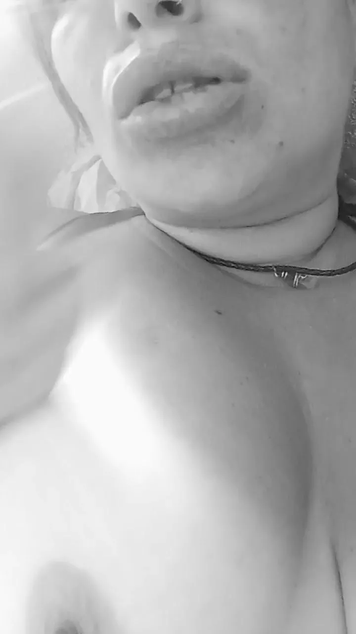 Offline Flordemorocha on Cam4