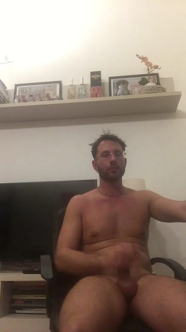 Offline florence1990 on Cam4