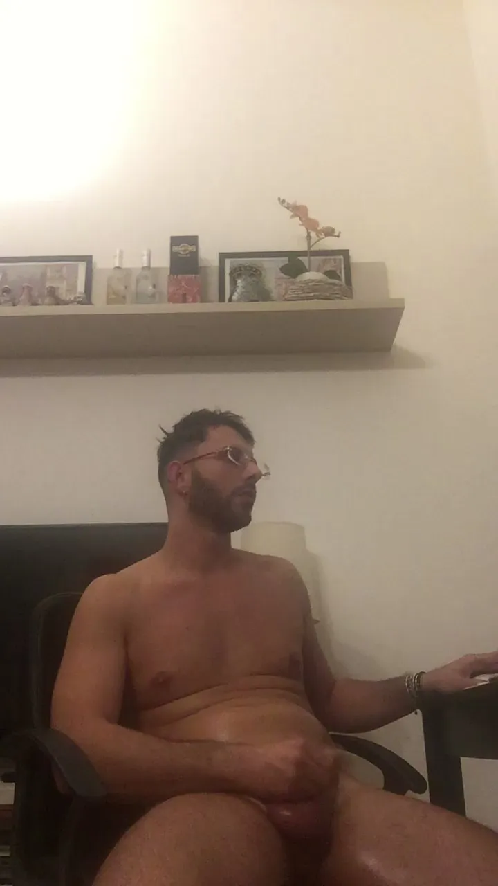 Offline florence1990 on Cam4