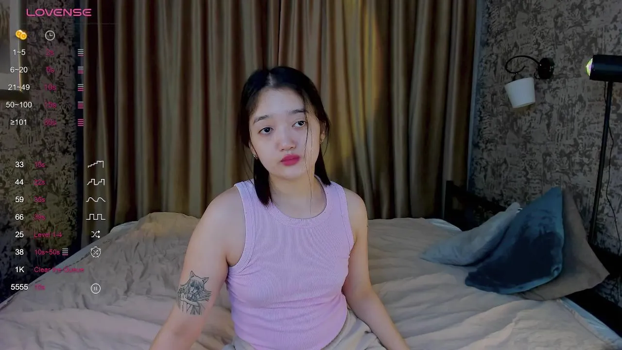 Offline FreyaRay on Cam4