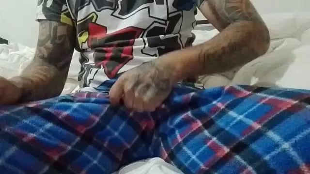 Offline fuckboyhot23 on Cam4