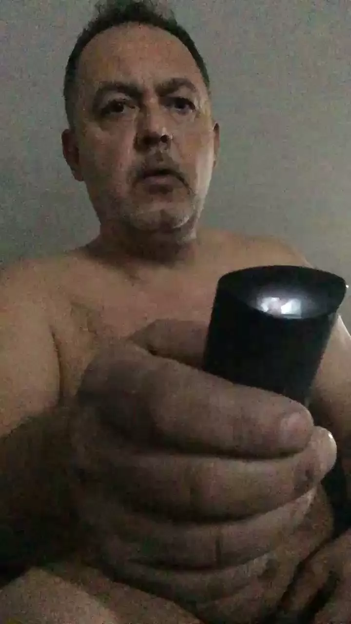 Offline futbolin84 on Cam4