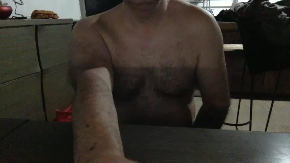 Offline futbolin84 on Cam4