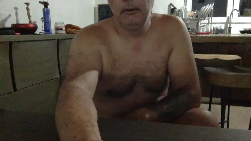 Offline futbolin84 on Cam4