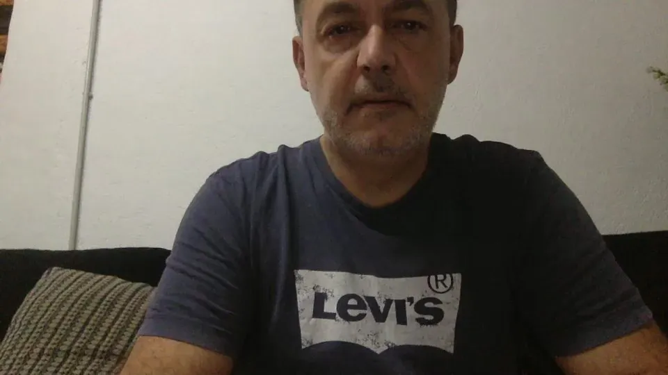 Offline futbolin84 on Cam4