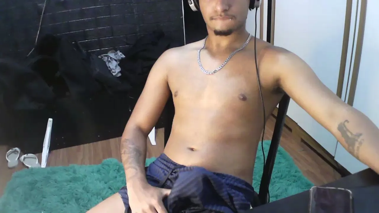 Offline gabriel5257 on Cam4