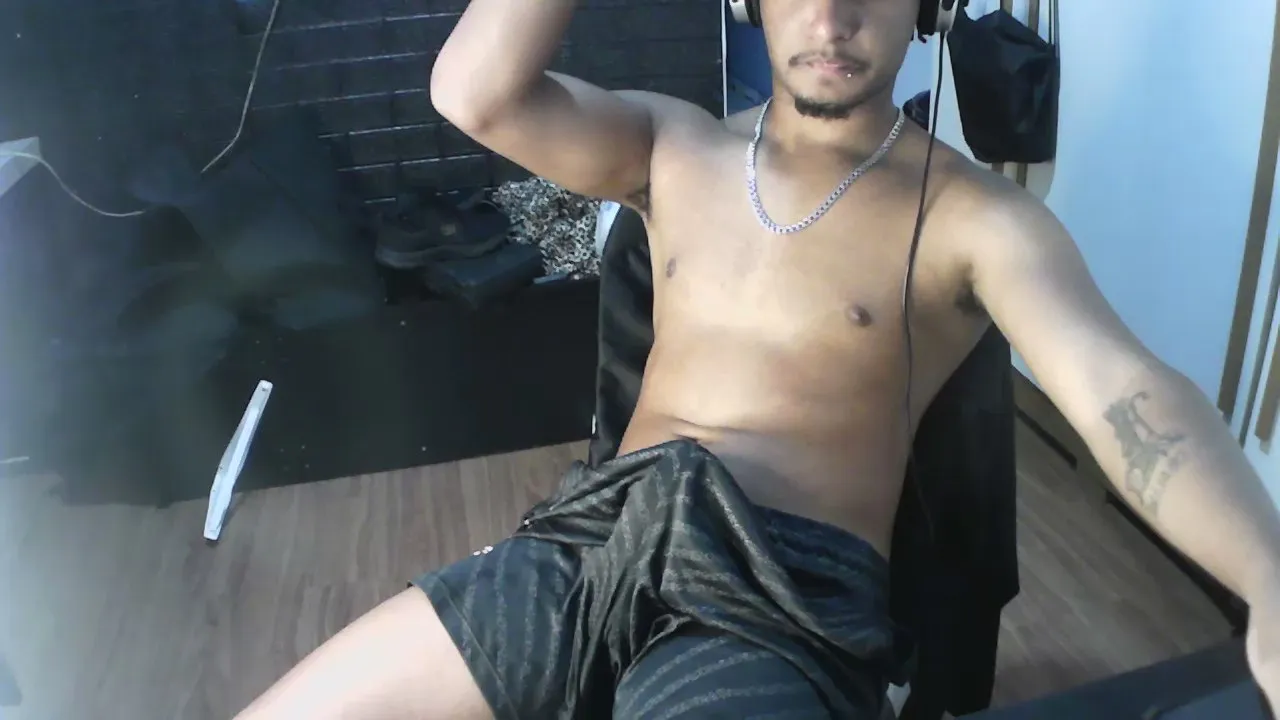 Offline gabriel5257 on Cam4