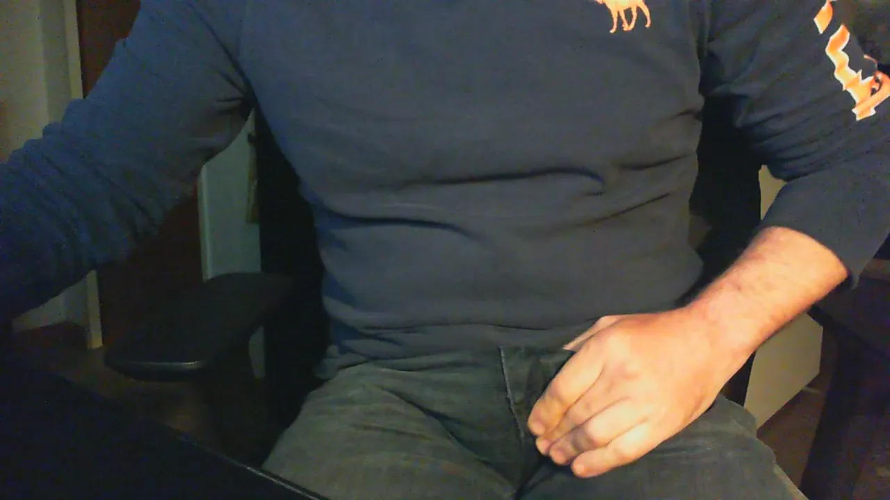 Offline GasparOhl on Cam4