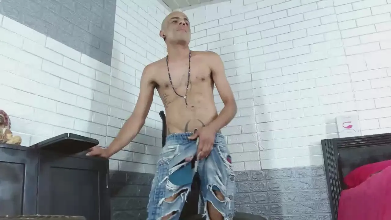 Offline GeorgeBigDick on Cam4