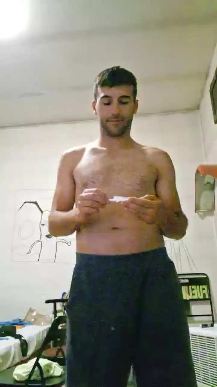 Offline Giritekno23 on Cam4