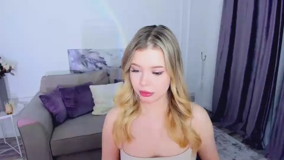 Offline GlamorousGirll on Cam4