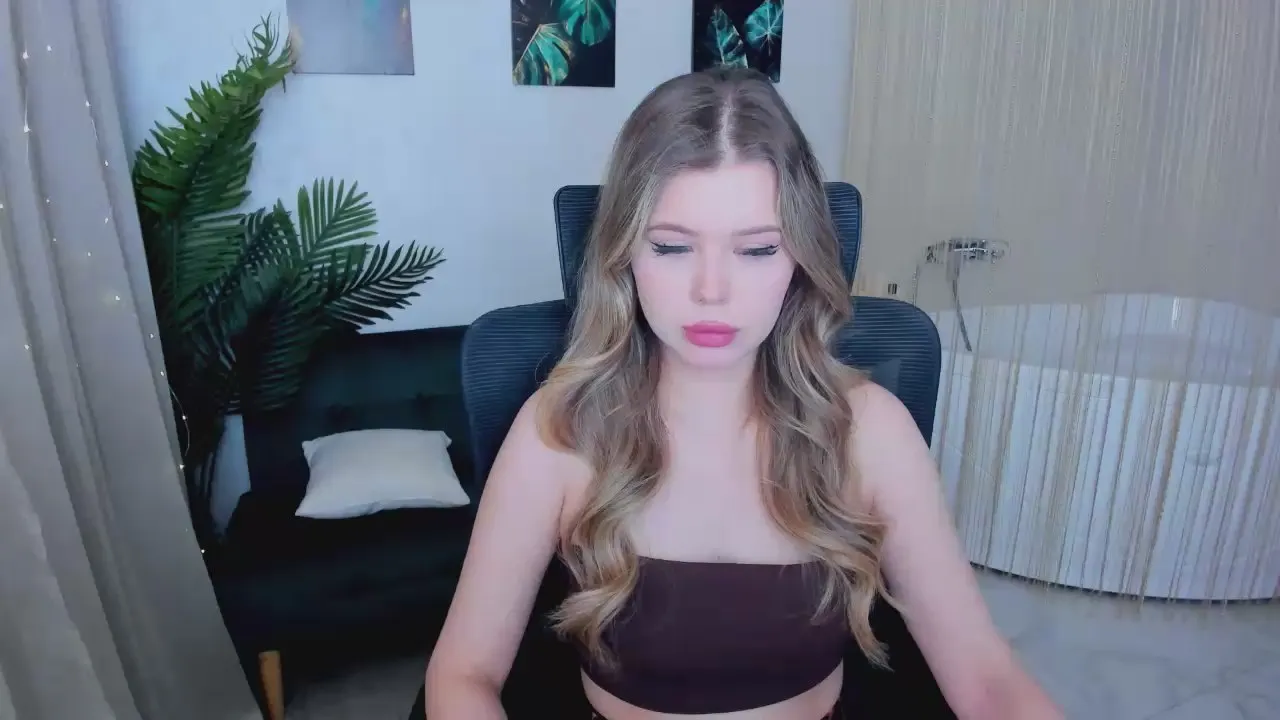 Offline GlamorousGirll on Cam4