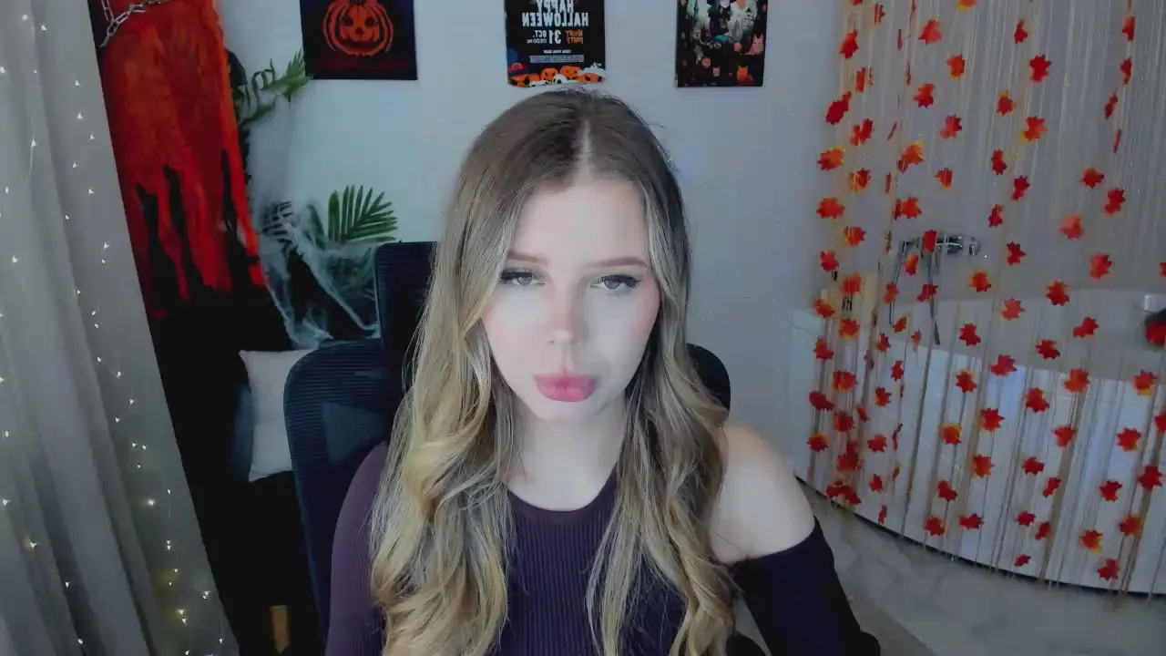 Offline GlamorousGirll on Cam4