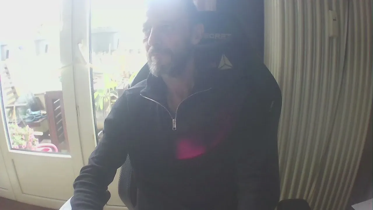 Offline Goodmcluckbln on Cam4