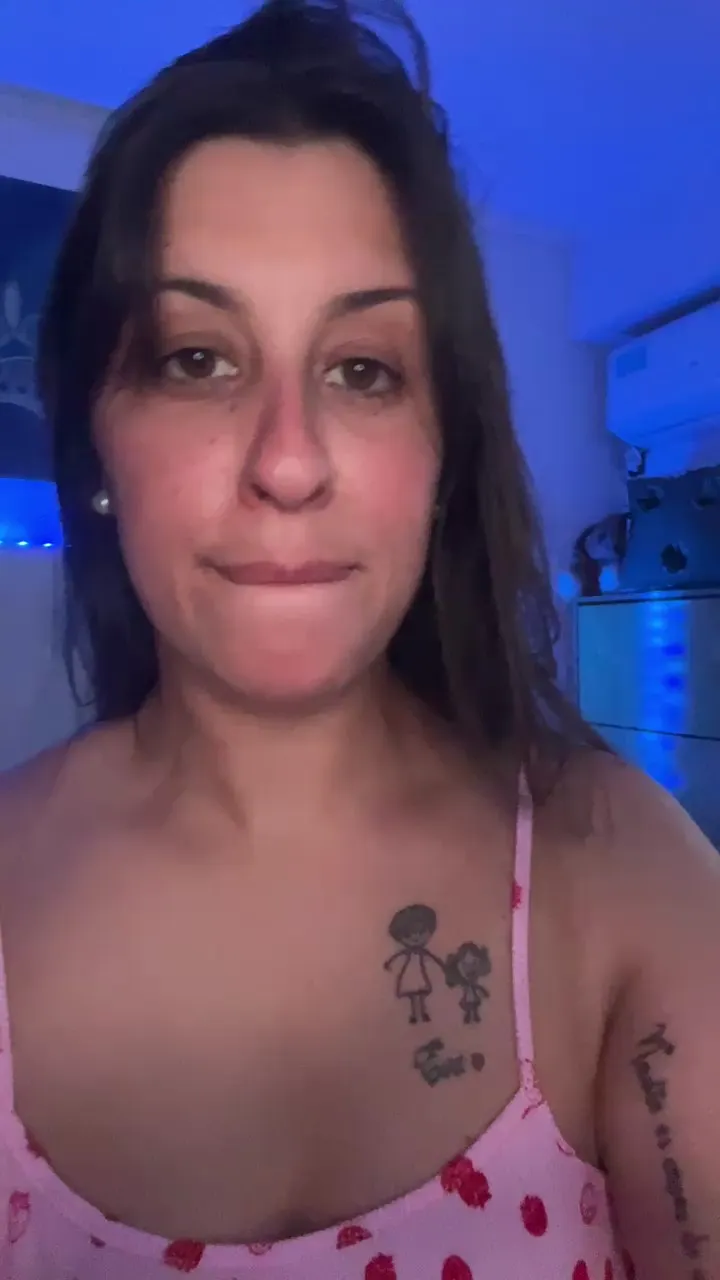 Offline Grancurviss on Cam4