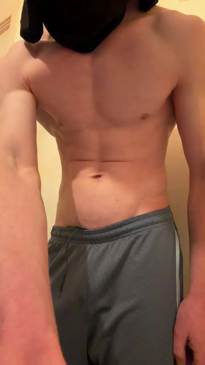 GymBuilt — #abs #feet #alpha #pornstar #weightlifting #bicep