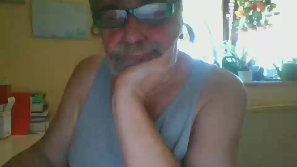 Offline hairy363dick on Cam4