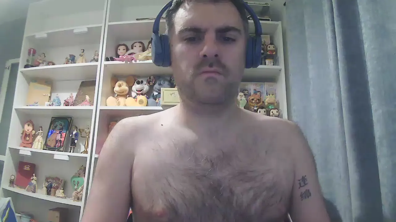 Offline HairyScottish on Cam4