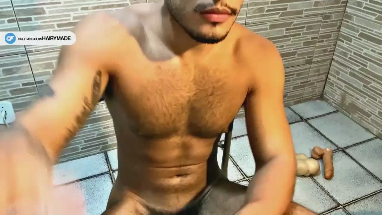 Offline hairyshort on Cam4