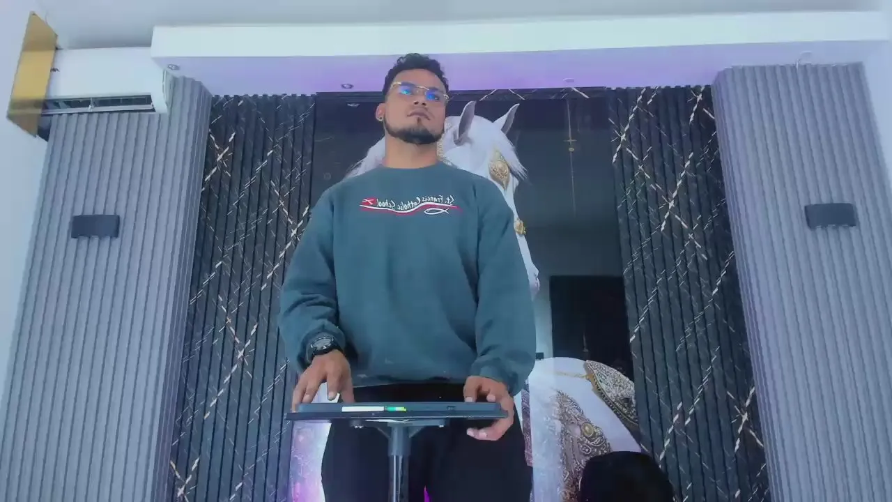 Offline handsome_boys22 on Cam4