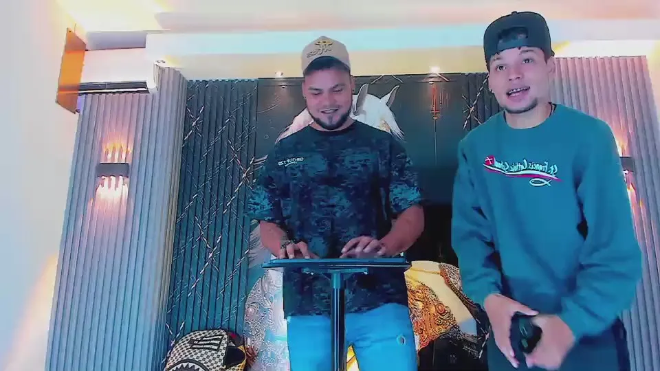 Offline handsome_boys22 on Cam4