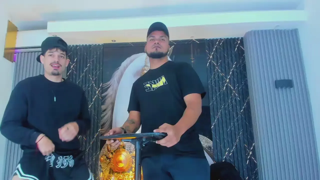 Offline handsome_boys22 on Cam4