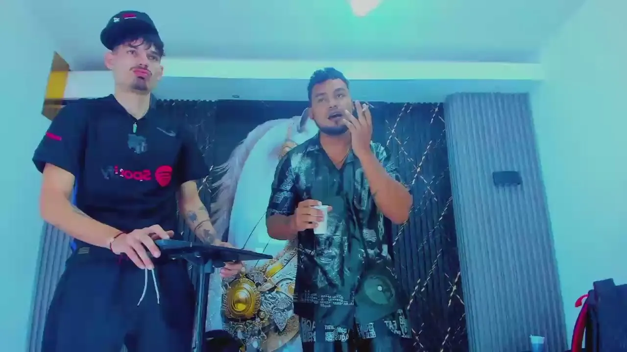 Offline Handsome_boys_ on Cam4