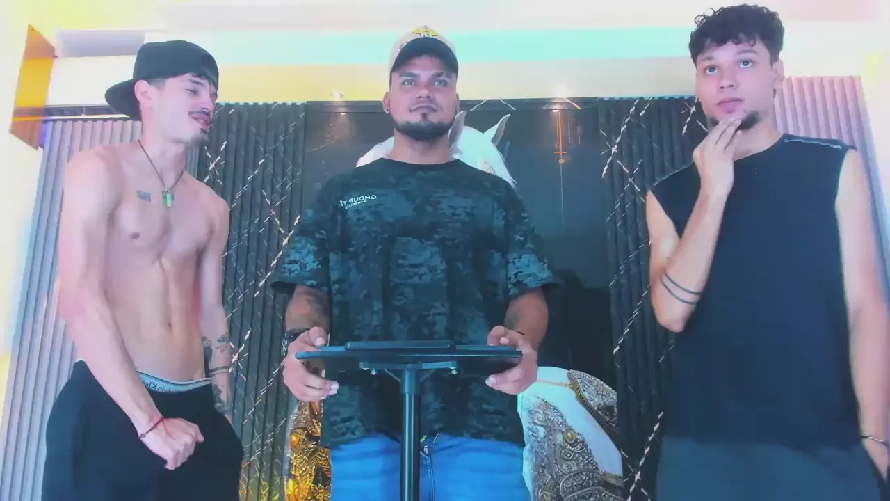 Offline Handsome_boys_ on Cam4