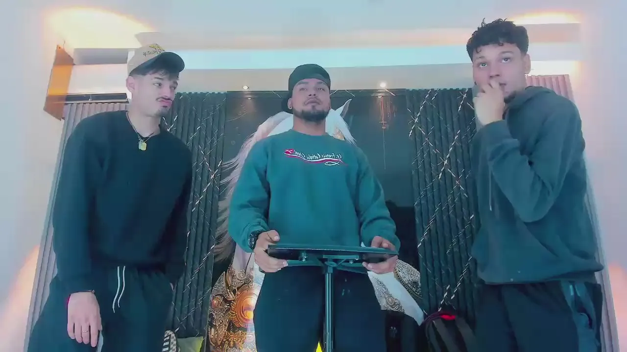 Offline Handsome_boys_ on Cam4