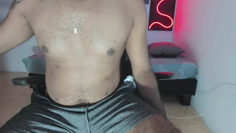 Freechat Hardboy_latin on Cam4