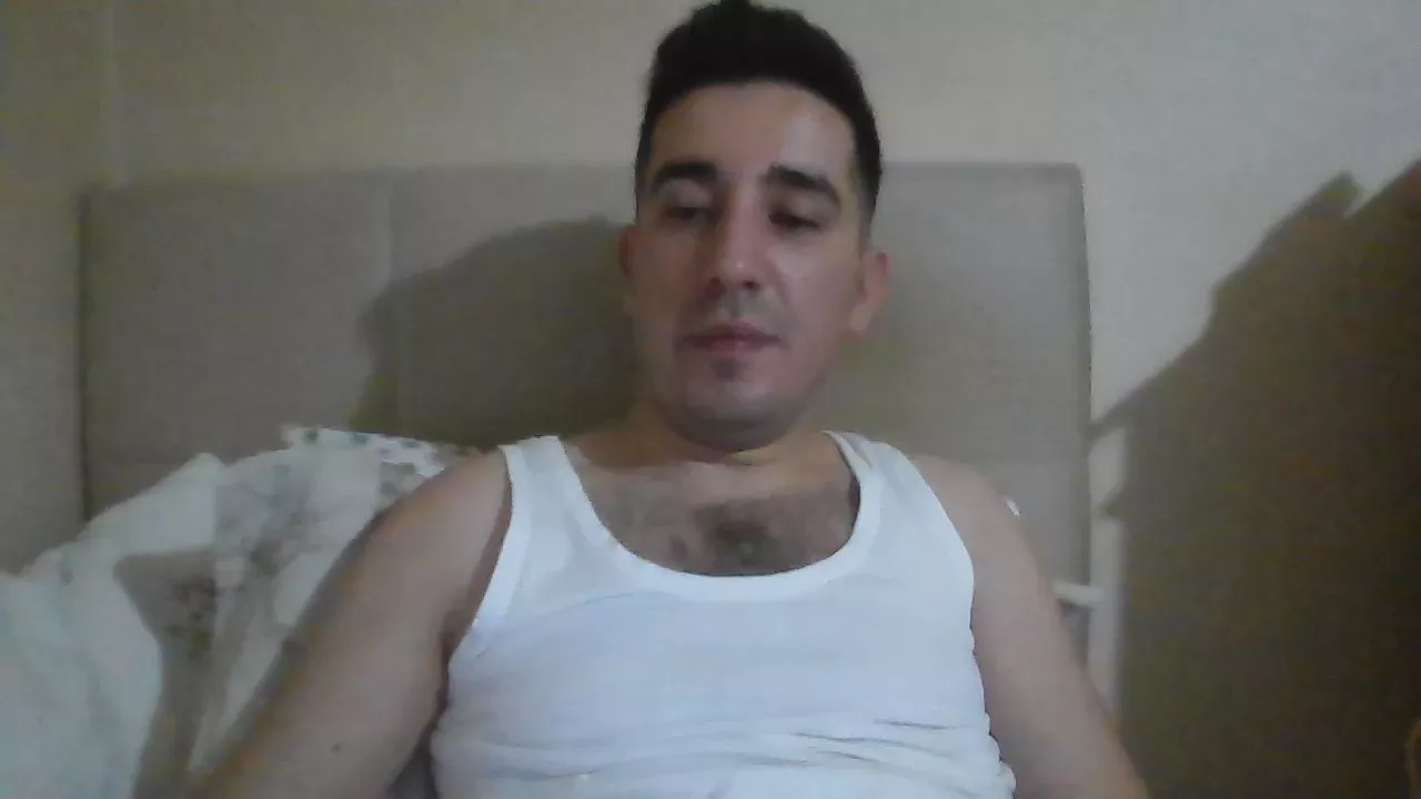 Offline hardkess88 on Cam4