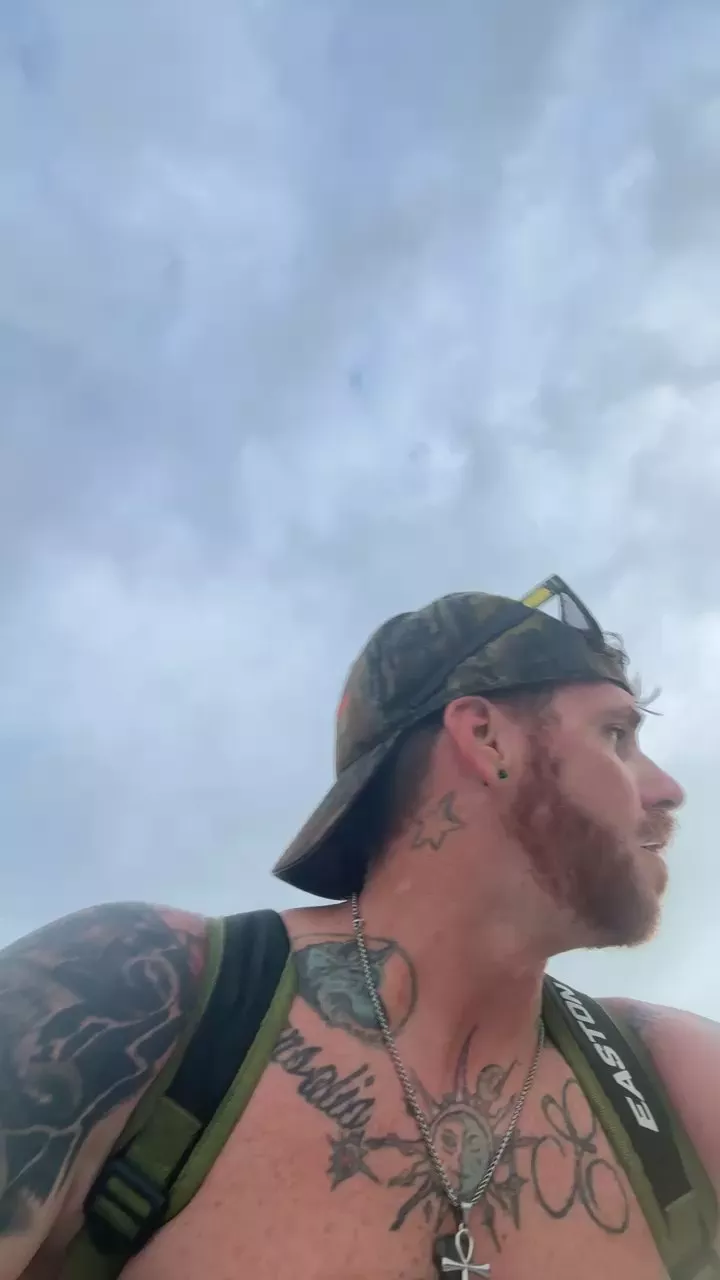 Offline HardwrkingK0 on Cam4