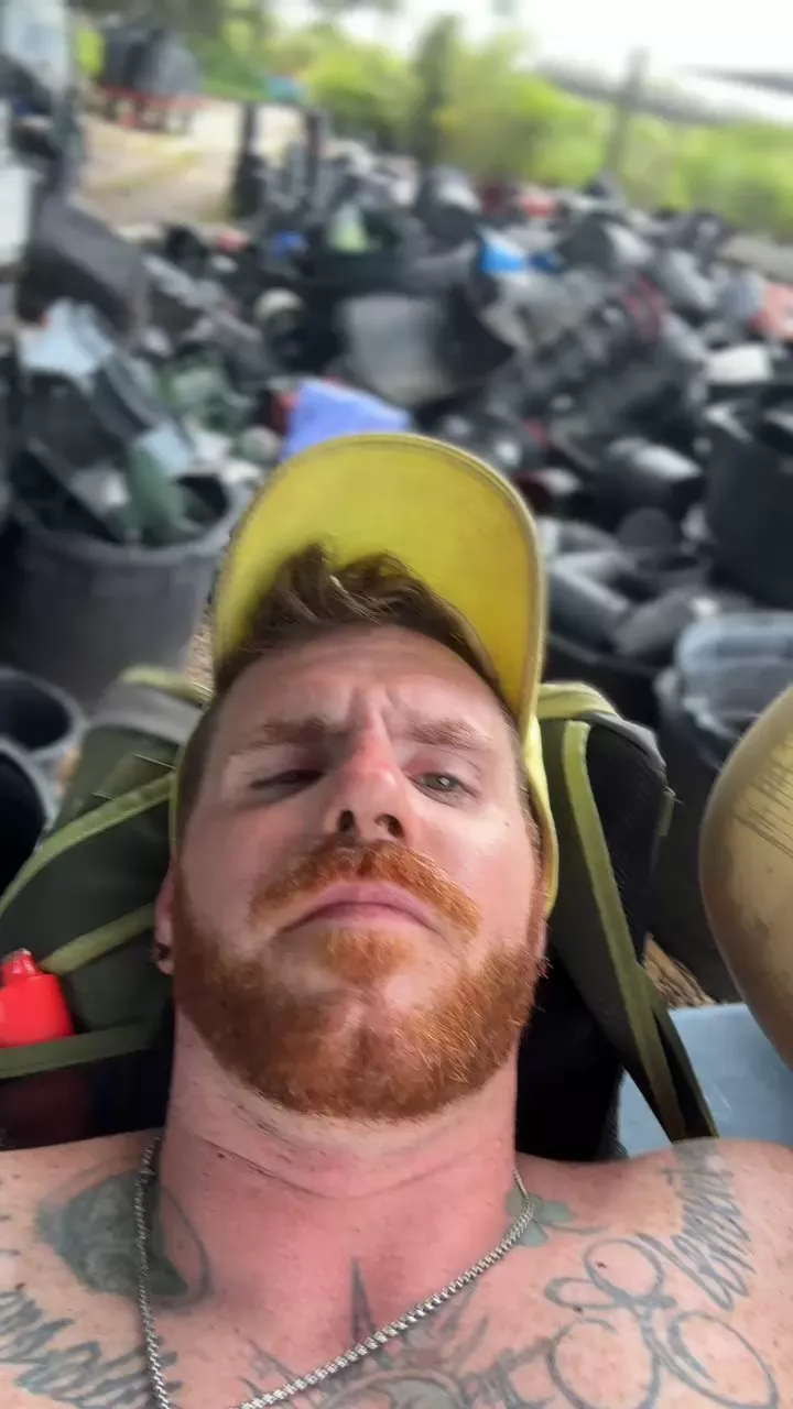 Offline HardwrkingK0 on Cam4