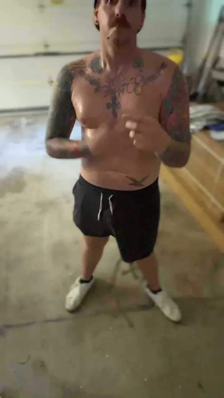 Offline HardwrkingK0 on Cam4