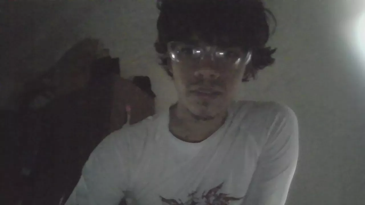 Offline harry18201 on Cam4