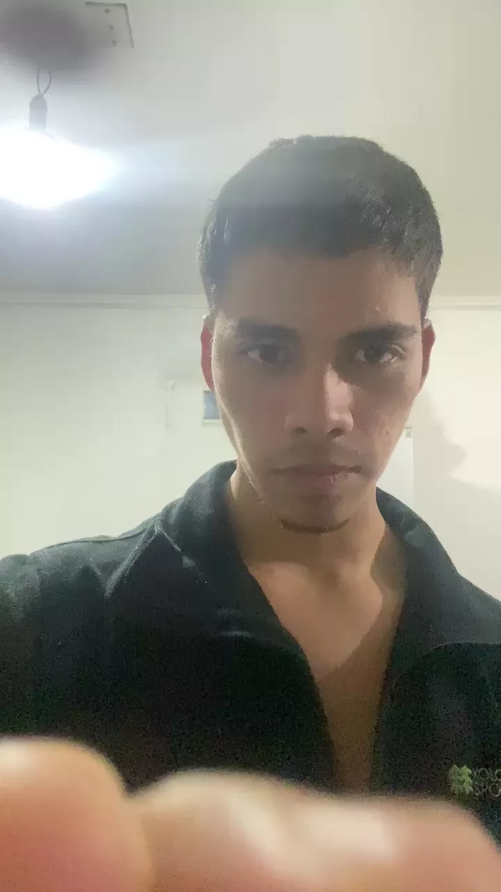 Offline harry18201 on Cam4