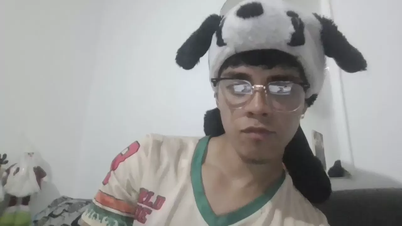 Offline harry18201 on Cam4