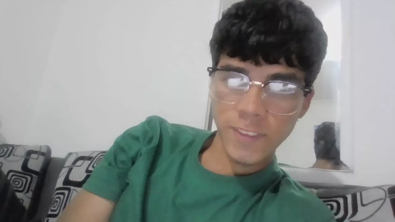 Offline harry18201 on Cam4