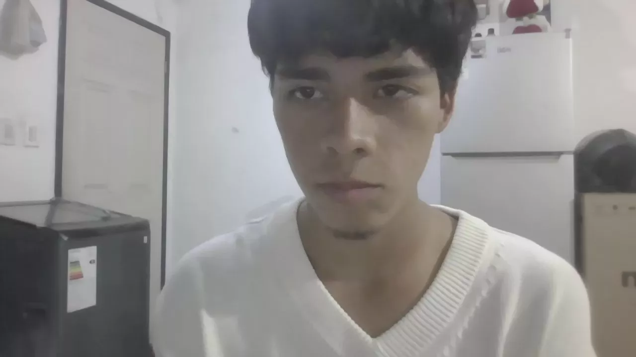 Offline harry18201 on Cam4