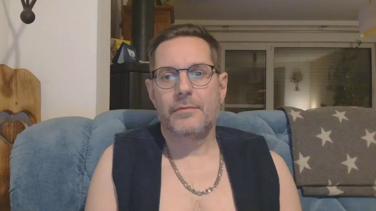 Offline hasemann34 on Cam4