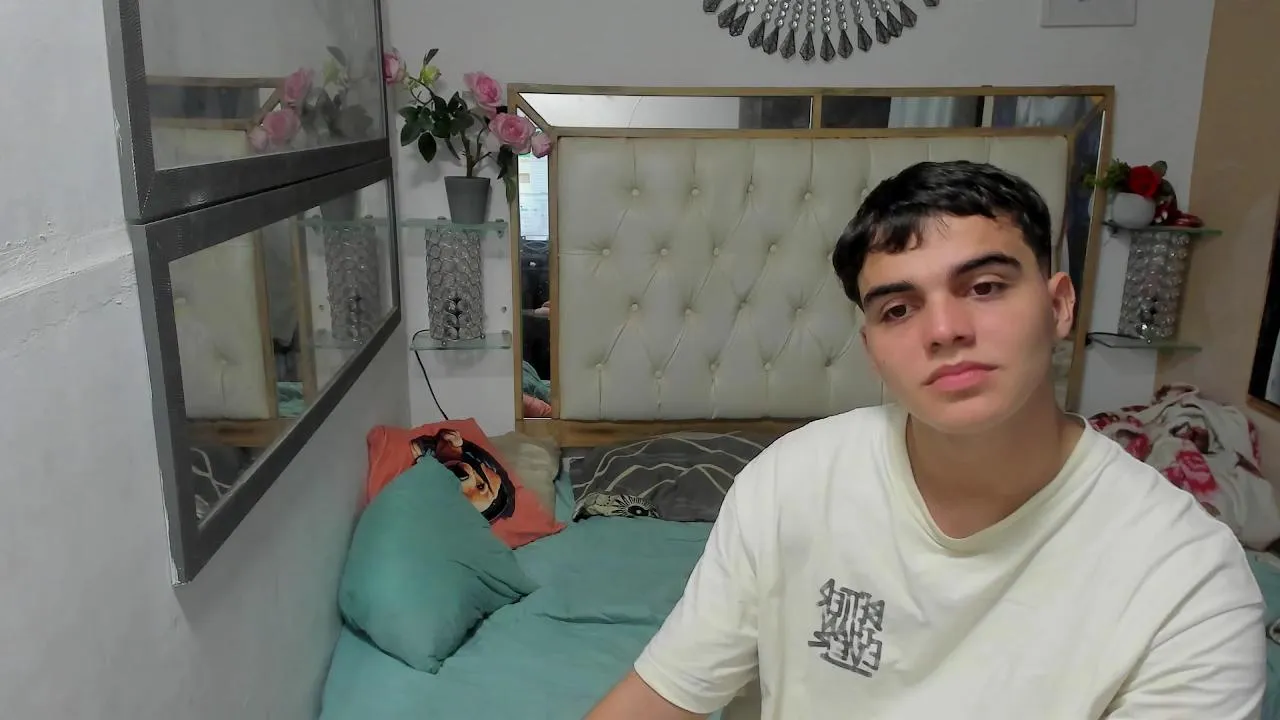 Offline heiker_ on Cam4