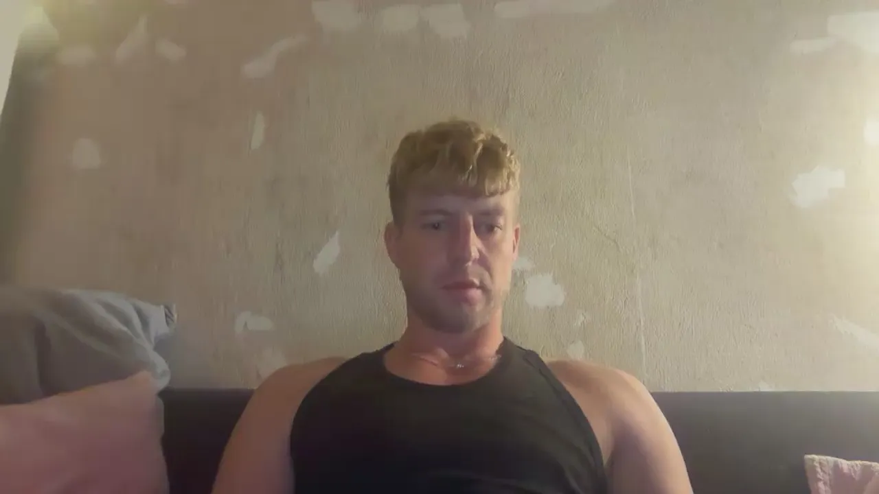 Offline Heikhoe69 on Cam4